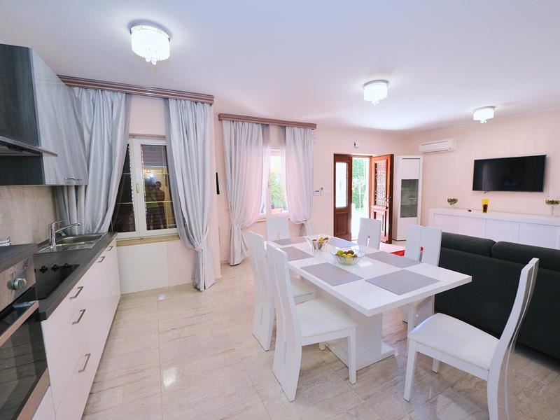 Apartment Castel San Pietro