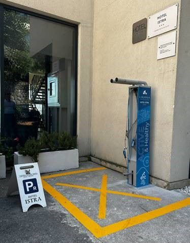 Bike repair station