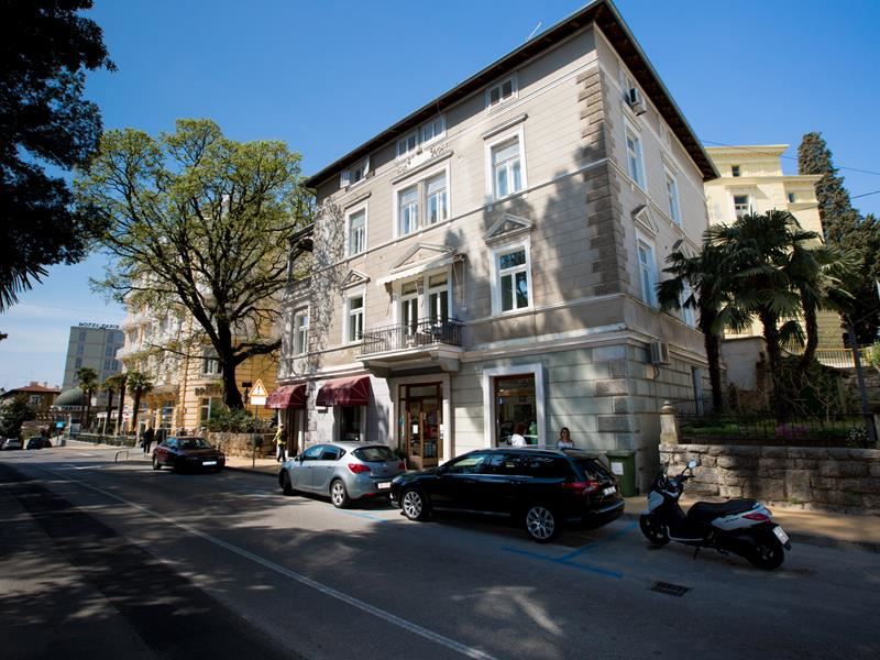 Studio apartments Vila Sokol